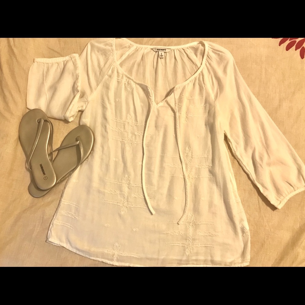 Old Navy top. Available for 3 for $15 Bundle!